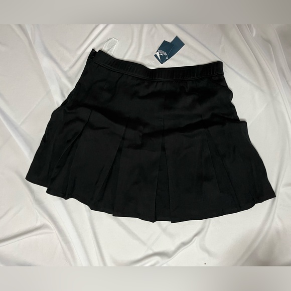 Hollister Black High Waisted Pleaded Skirt - Picture 5 of 9